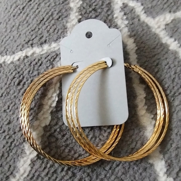 New Large Gold Tone Braided Hoops Stacked Trio Look - Picture 3 of 11